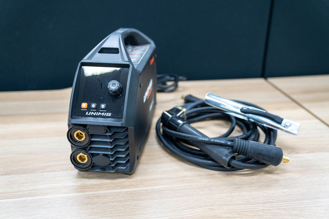LOT A393 - RAZOR ARC 180 STICK WELDER – UNIMIG