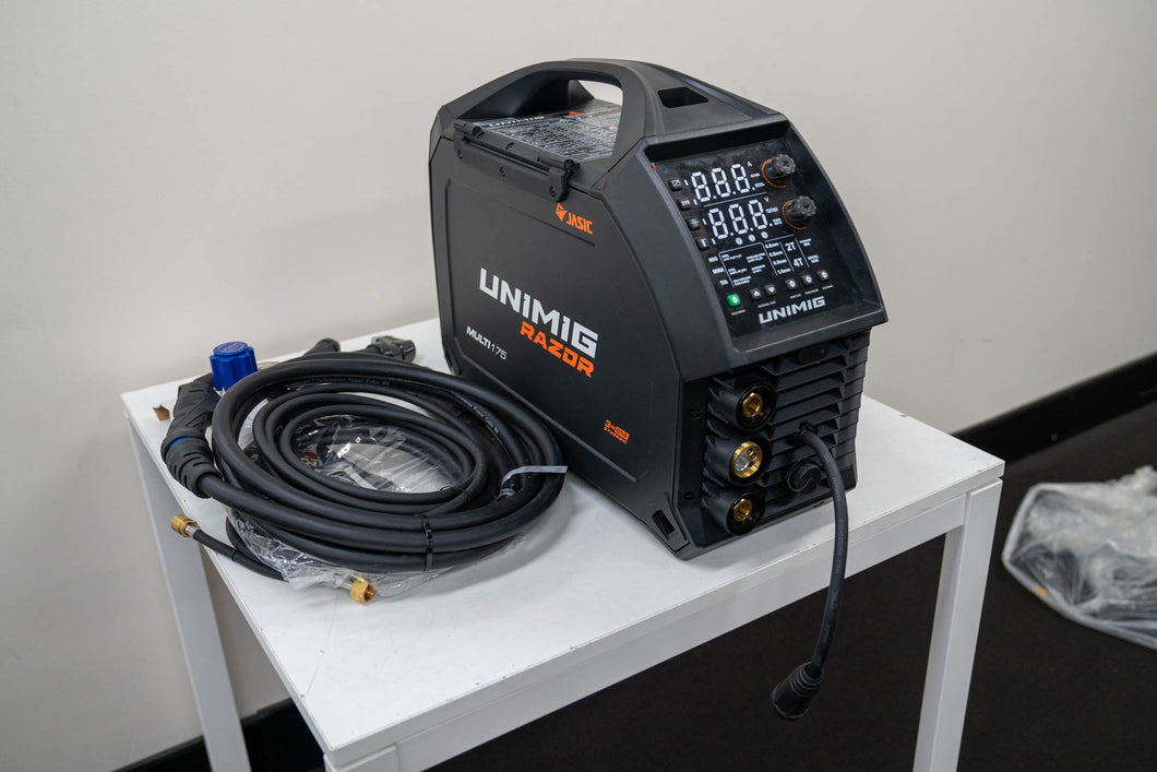 LOT A289 - RAZOR MULTI 175 WELDER