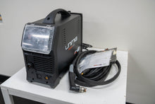 Load image into Gallery viewer, LOT A322 - RAZOR CUT 40 AIR PLASMA CUTTER
